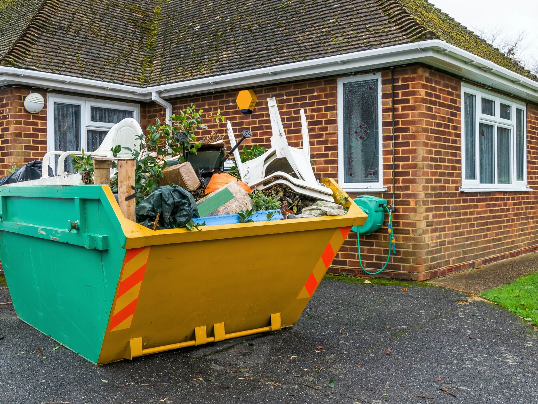 Waste Containers Dumpster Services-Longmont’s Full Service Dumpster Rentals & Roll Off Professionals